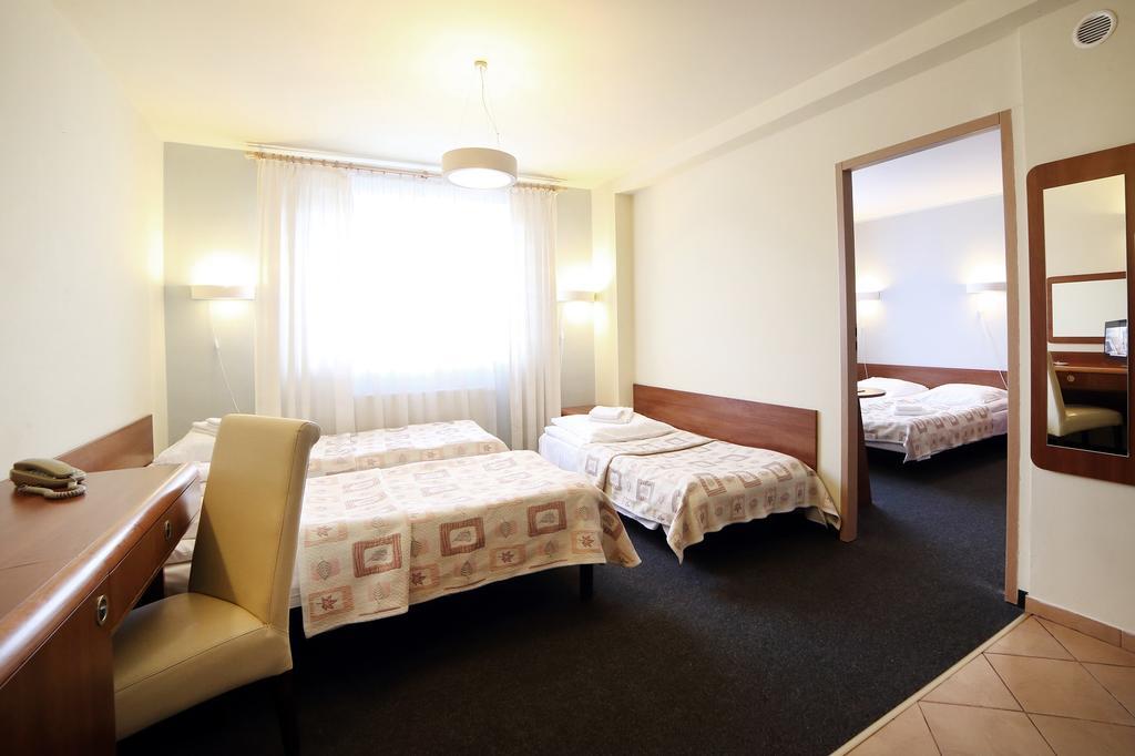 Hotel I Restauracja Abis Bystrzyca Kłodzka Esterno foto