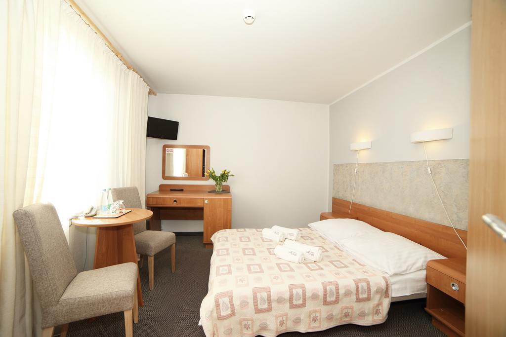 Hotel I Restauracja Abis Bystrzyca Kłodzka Esterno foto