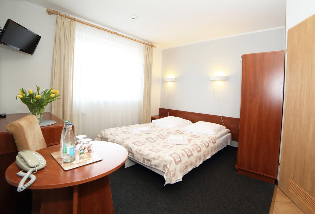 Hotel I Restauracja Abis Bystrzyca Kłodzka Esterno foto